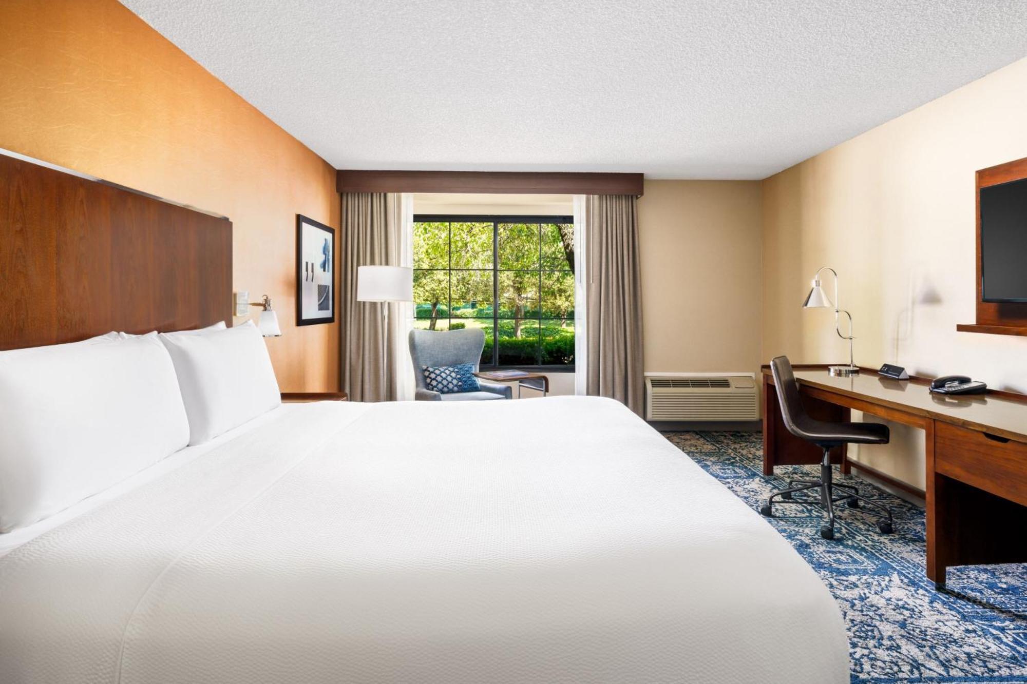 Four Points By Sheraton Pleasanton Exterior photo