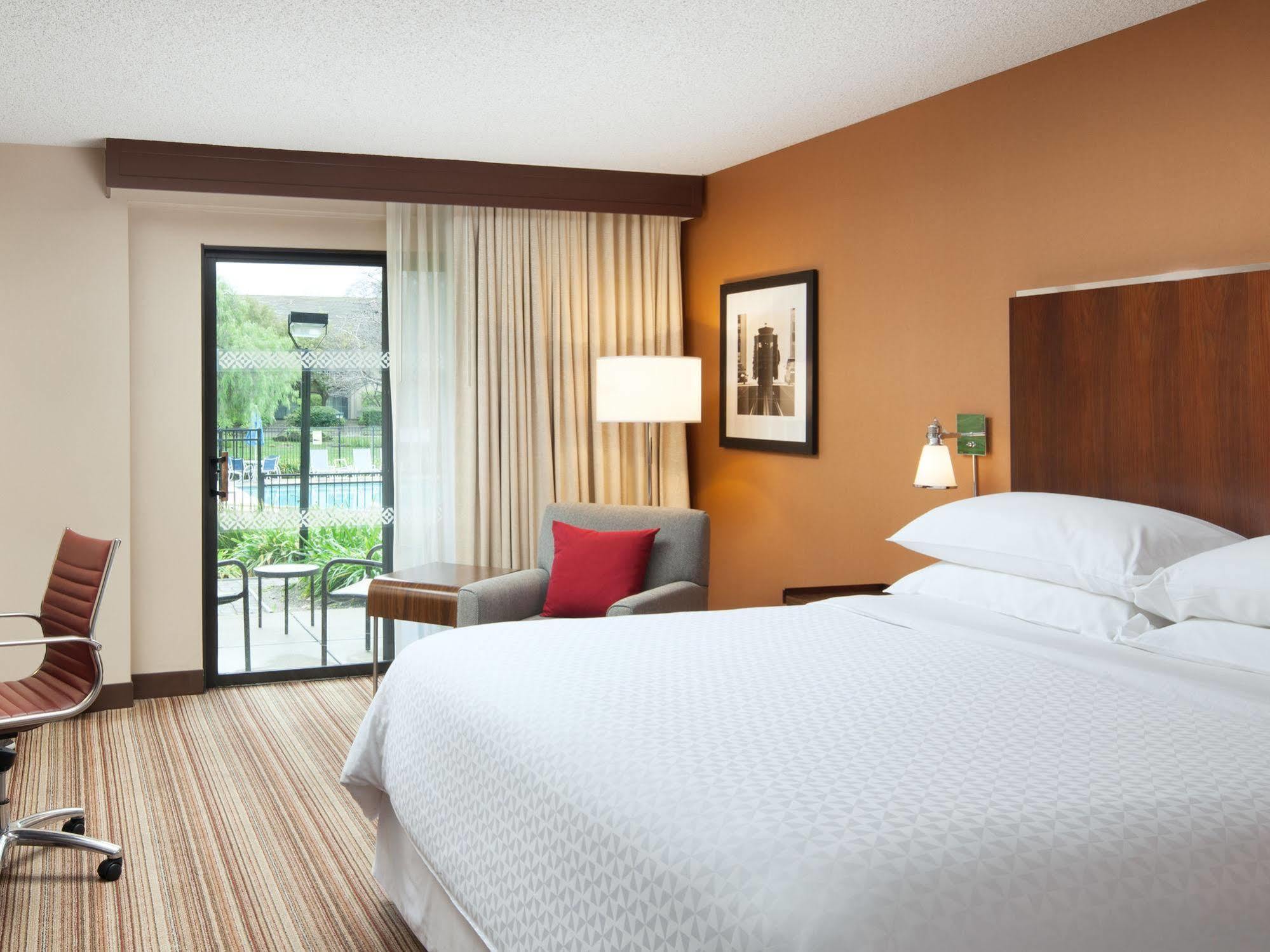 Four Points By Sheraton Pleasanton Exterior photo